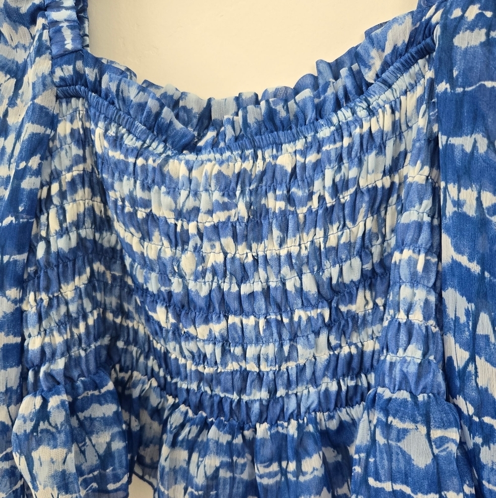 Zara blue white tie-dye cropped shirred blouse. Size Large. - Picture 3 of 8
